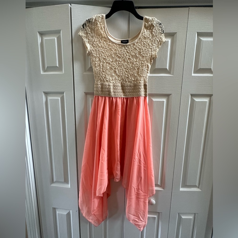 Small Pink/cream Rue21 dress